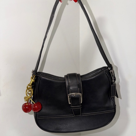 Coach Handbags - Coach Hampton Buckle SoHo
Shoulder